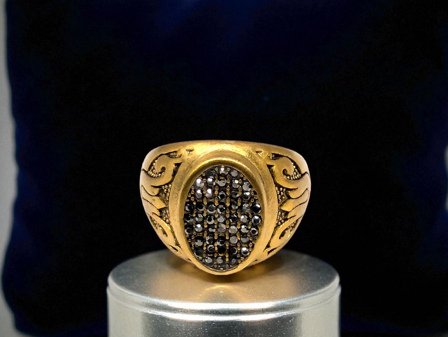 Vintage Black Stone Gold Ring
