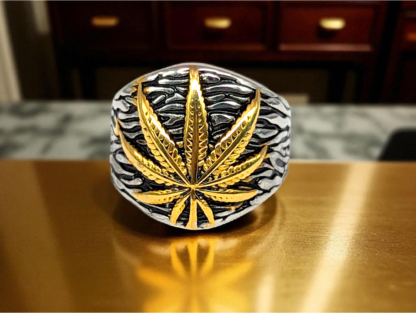 Leaf Legacy: Statement Ring with Embossed Leaf & Textured Face