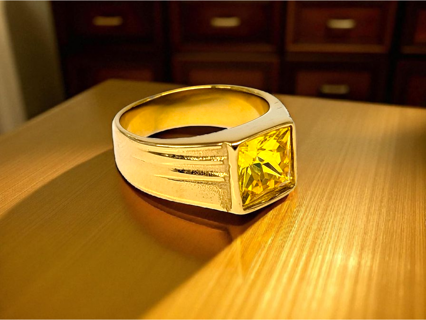 Golden Radiance: Gold Ring with Yellow Gemstone
