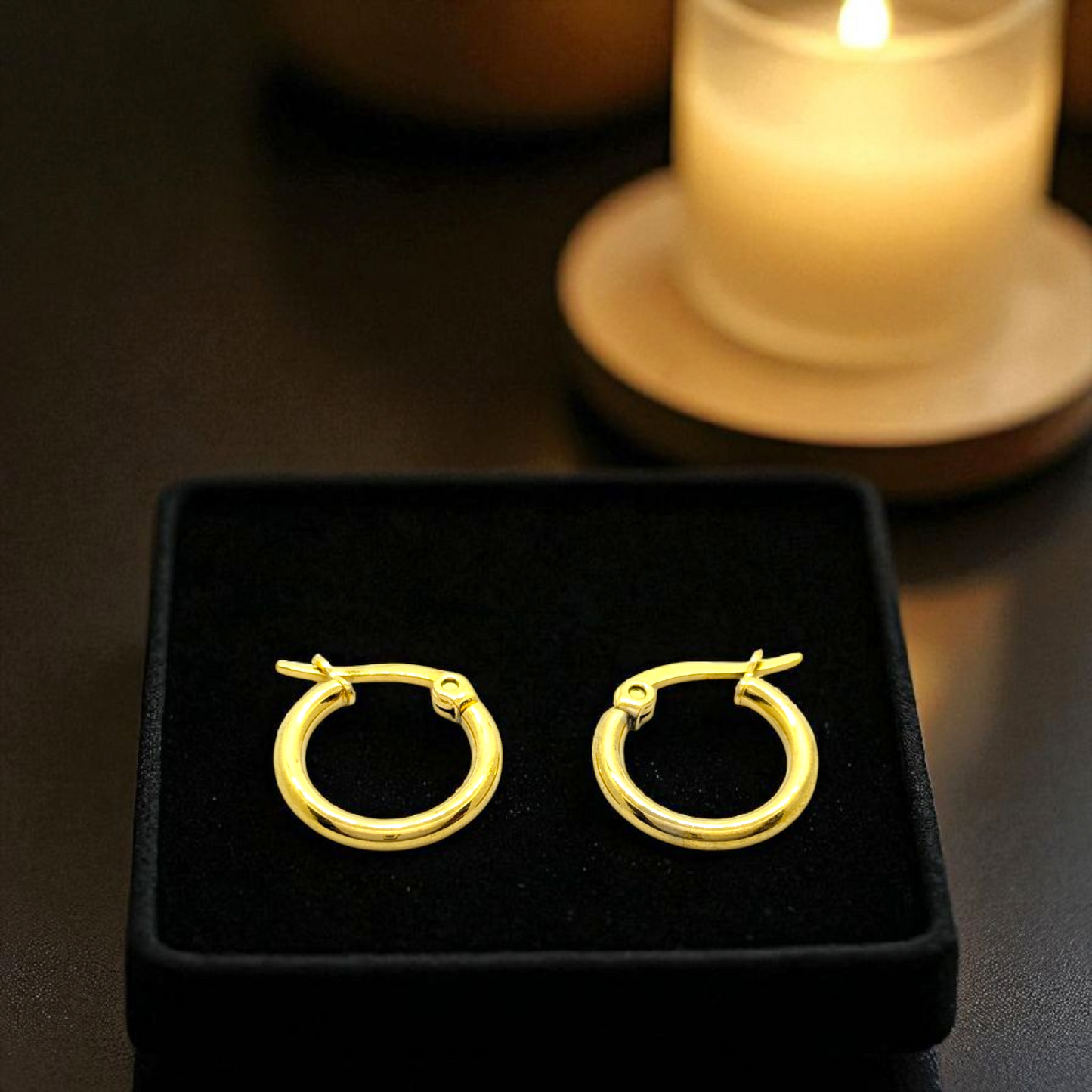 Men’s Gold Hoop Earrings traditional lock